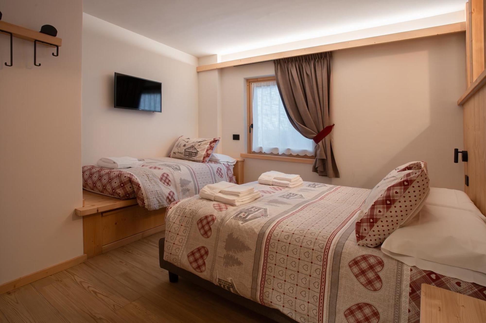 Chalet Al Tabia Bormio Exteriör bild
